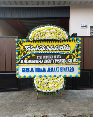 Papan Bunga Duka di Tana Lia