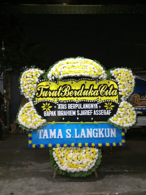 Papan Bunga Duka di Tana Lia