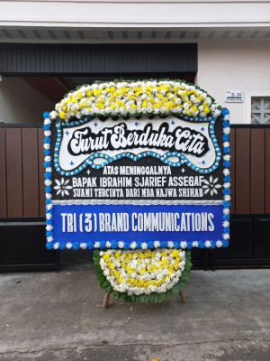 Papan Bunga Duka di Tana Lia